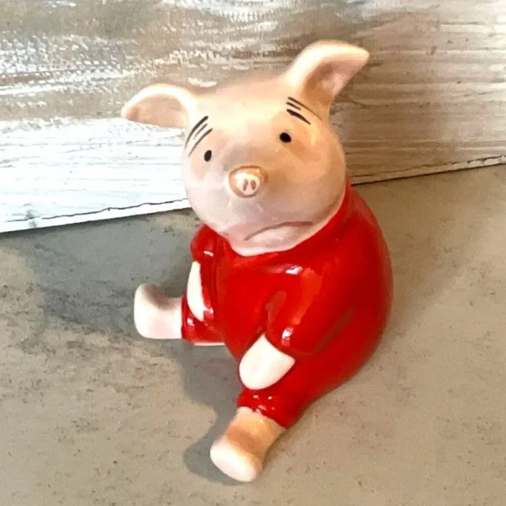 Sweet vintage porcelain Piglet Walt Disney Beswick Winnie the Pooh